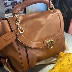 SALVATORE FERRAGAMO
Calfskin Suzanna Gancini Satchel Brown